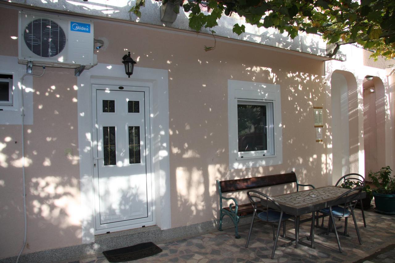 Mm Kovacevic Apartments Petrovac Ngoại thất bức ảnh